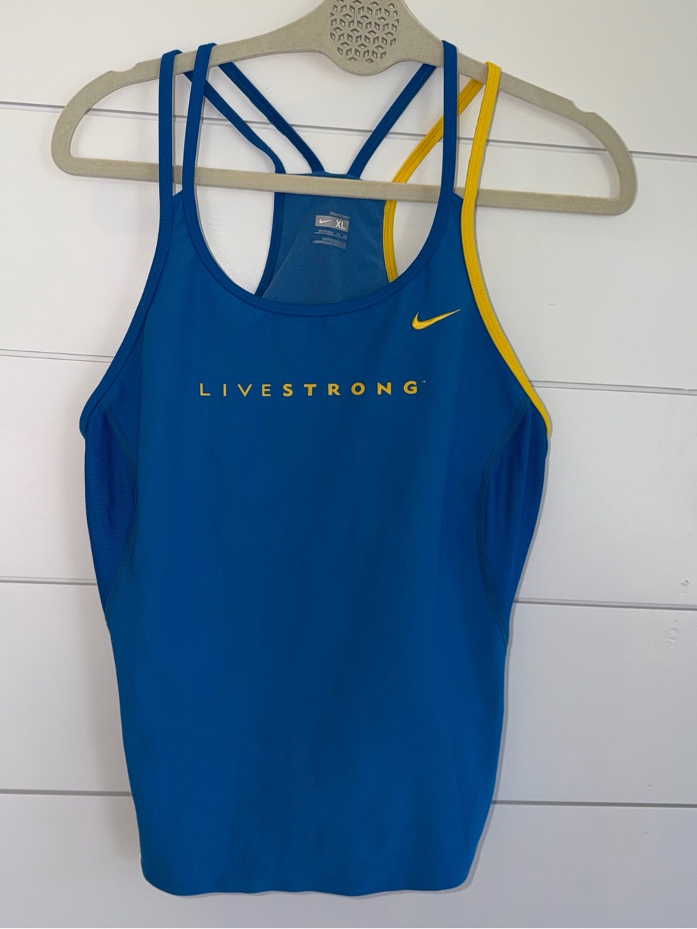 Nike Livestrong Dri Fit Tank Top Built In Bra Womens XL Blue Y2K Athleisure EUC